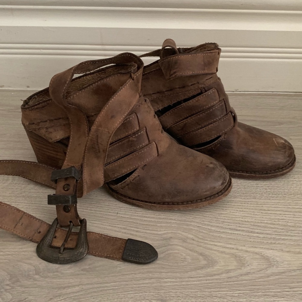 FREE BIRD LUCKY MULE HEEL